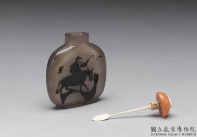 图片[2]-Agate snuff bottle with banding carved in the form of a man on a donkey, Qing dynasty, 18th-19th century-China Archive